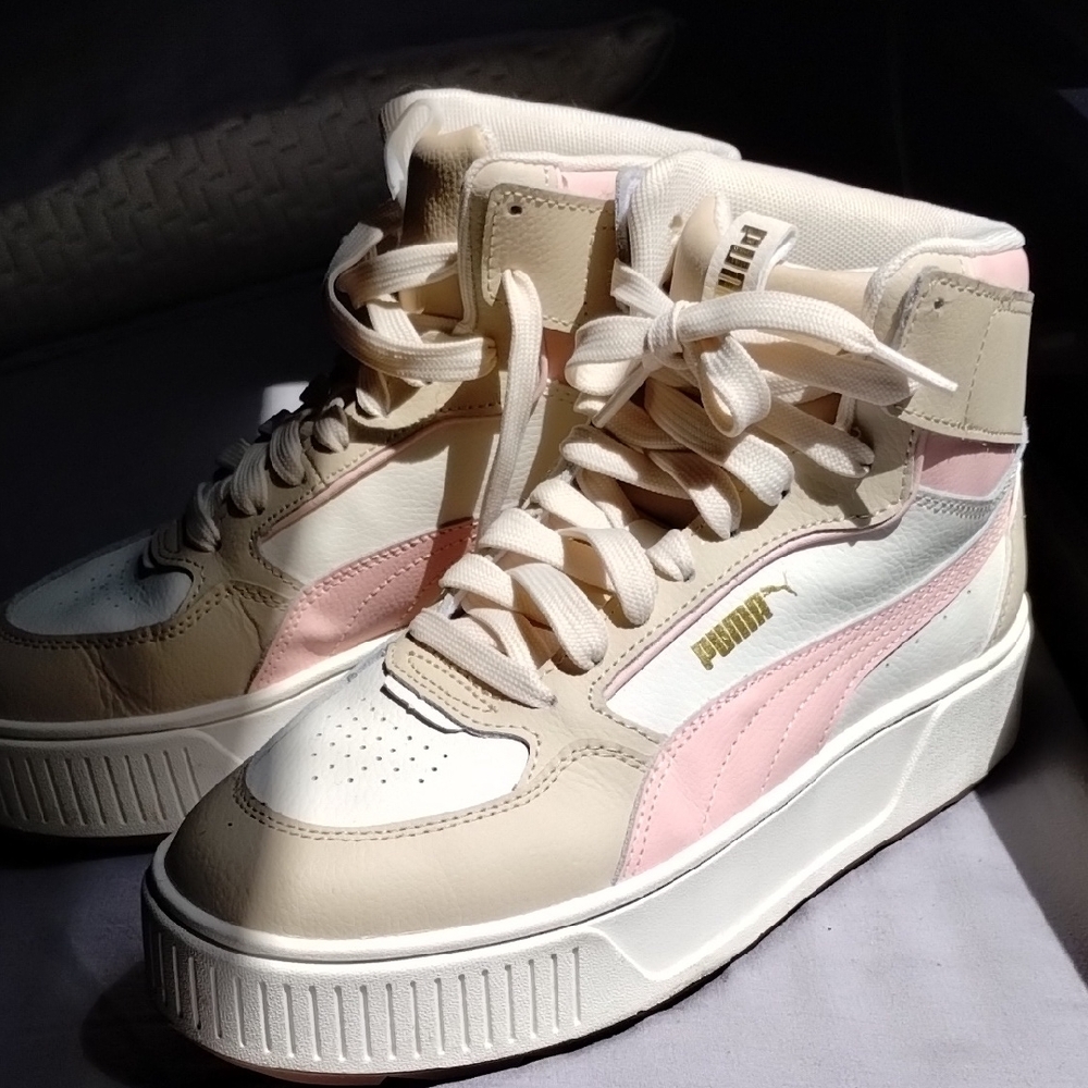 Puma Women's High-Top Sneakers With 2" Stacks!  Pastel  Beige and Pink 7.5